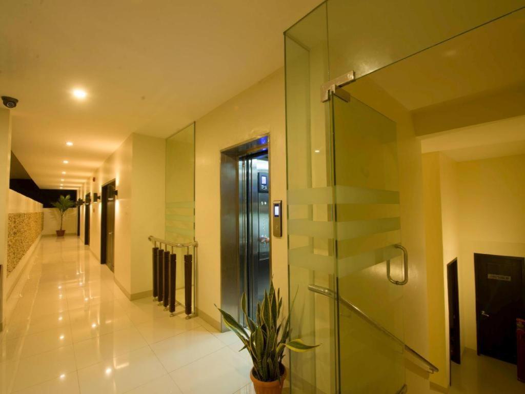 Infinity Suites Davao Exterior foto