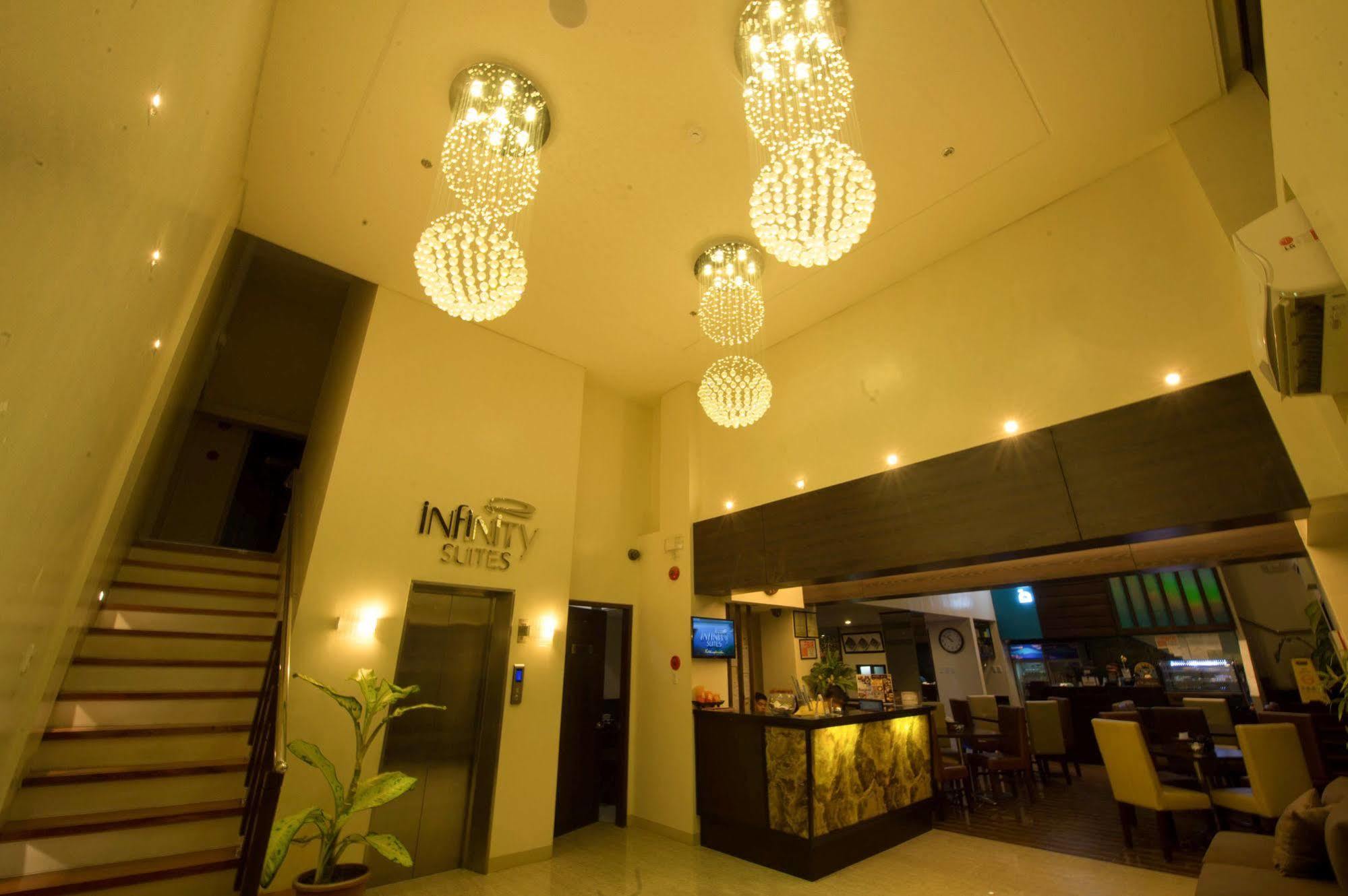 Infinity Suites Davao Exterior foto