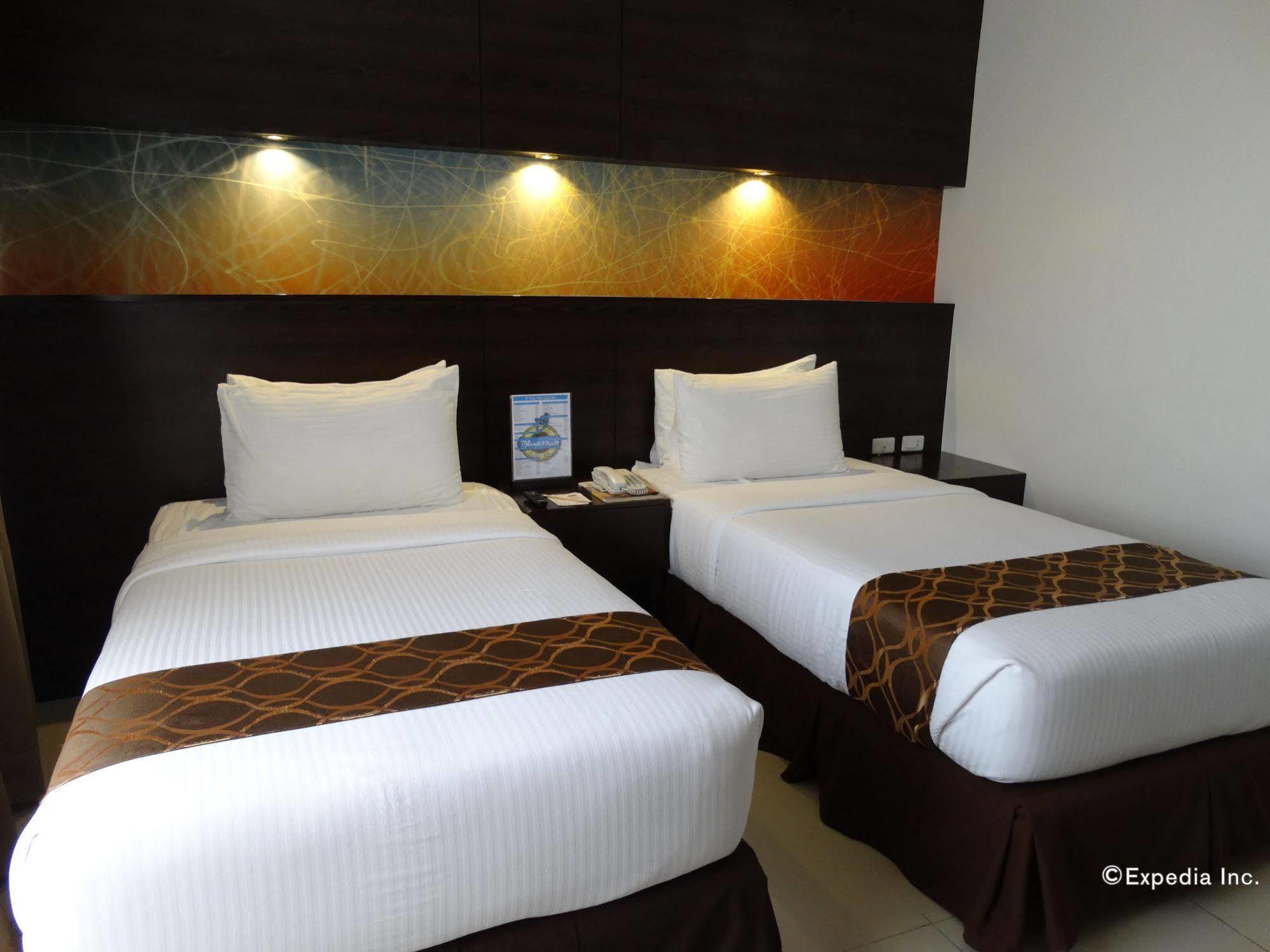 Infinity Suites Davao Exterior foto