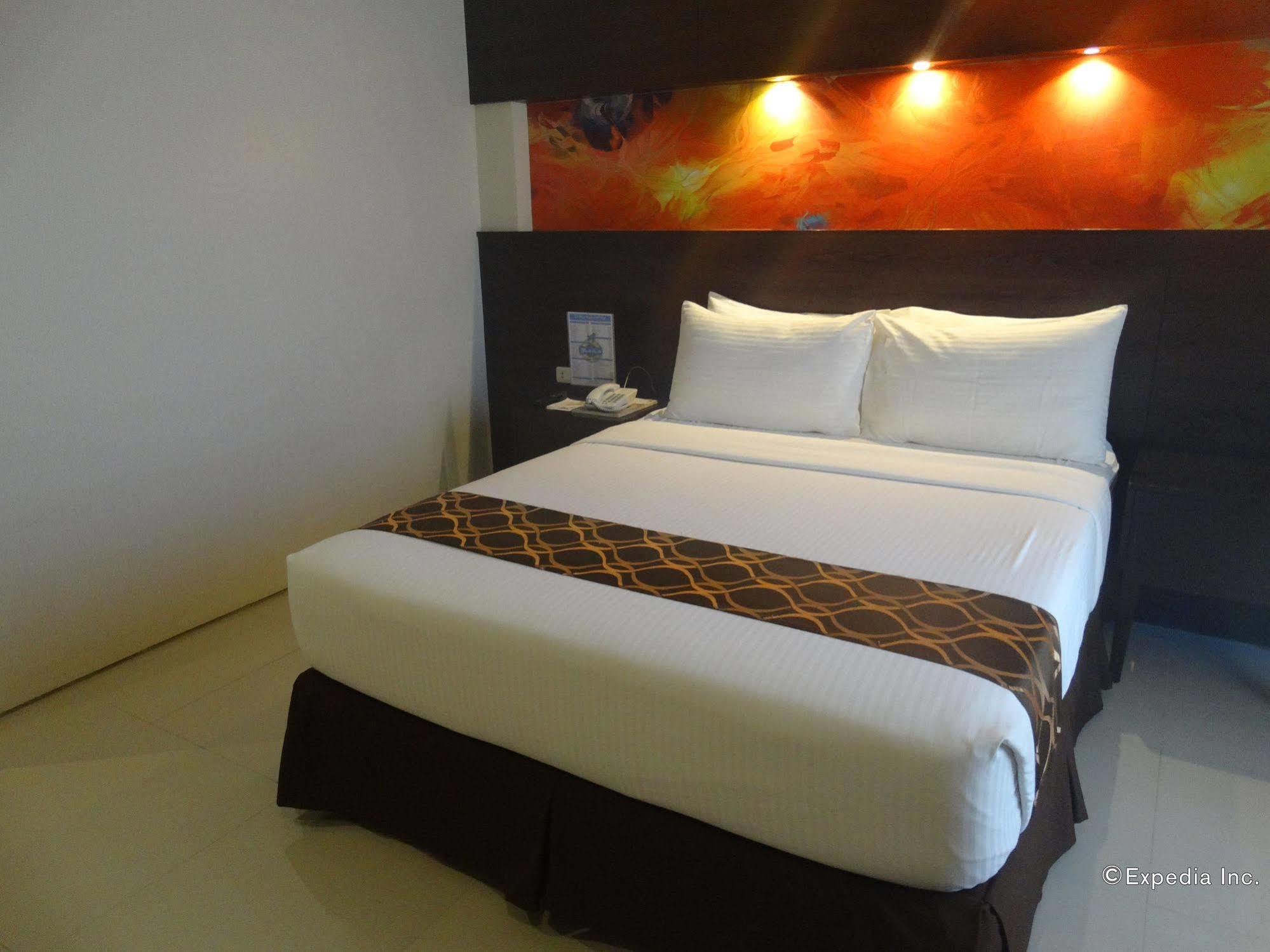 Infinity Suites Davao Exterior foto