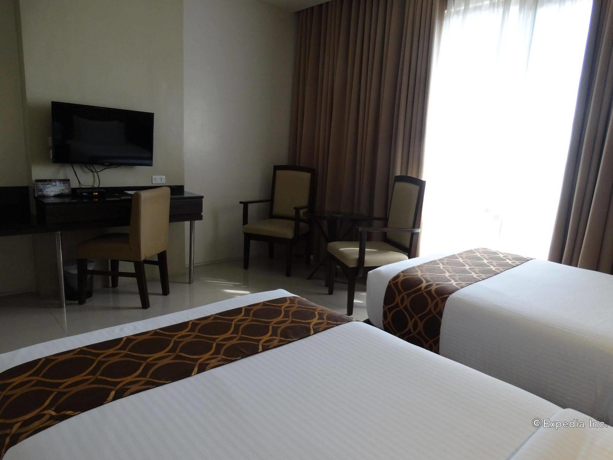 Infinity Suites Davao Exterior foto
