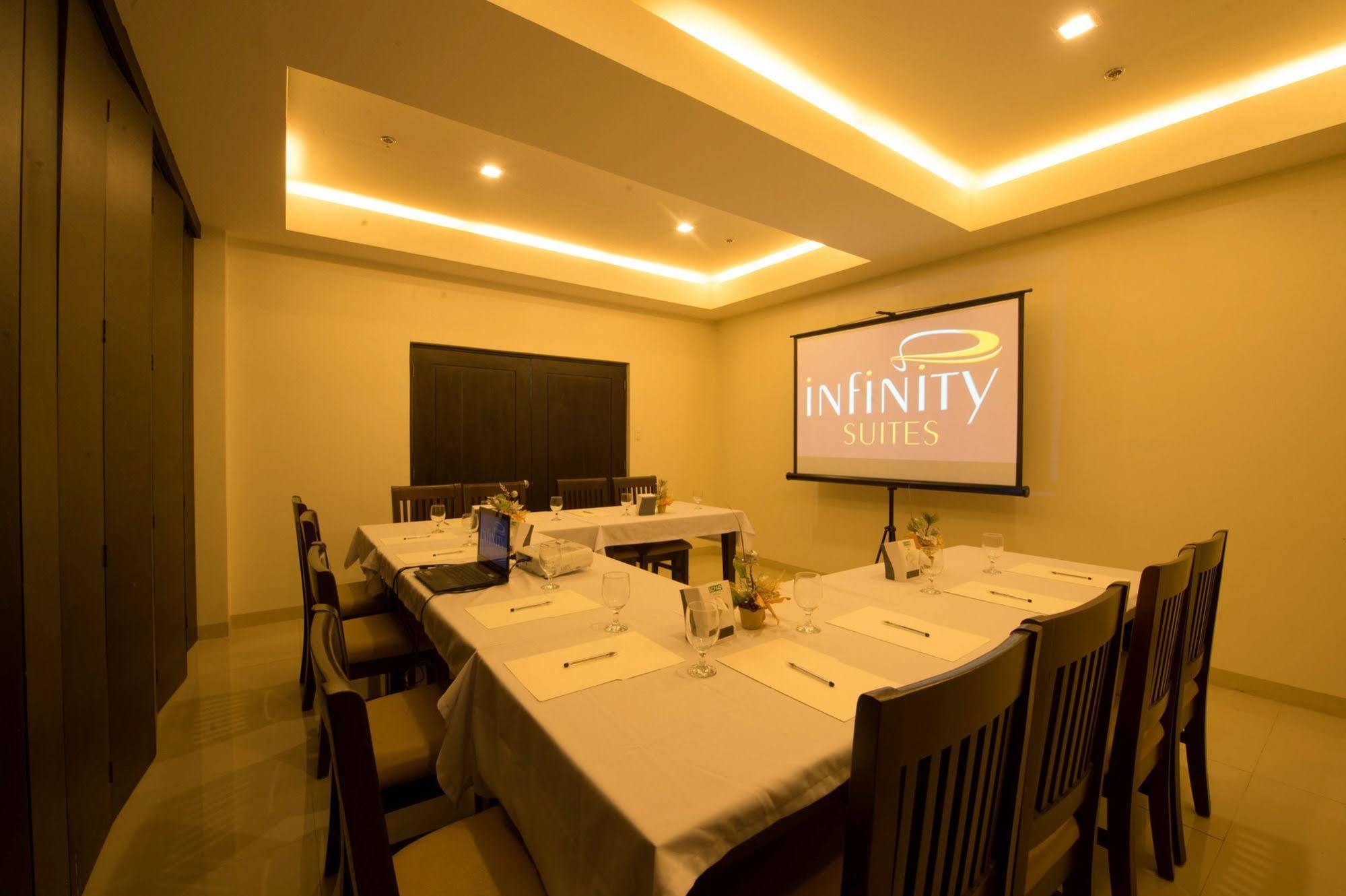 Infinity Suites Davao Exterior foto