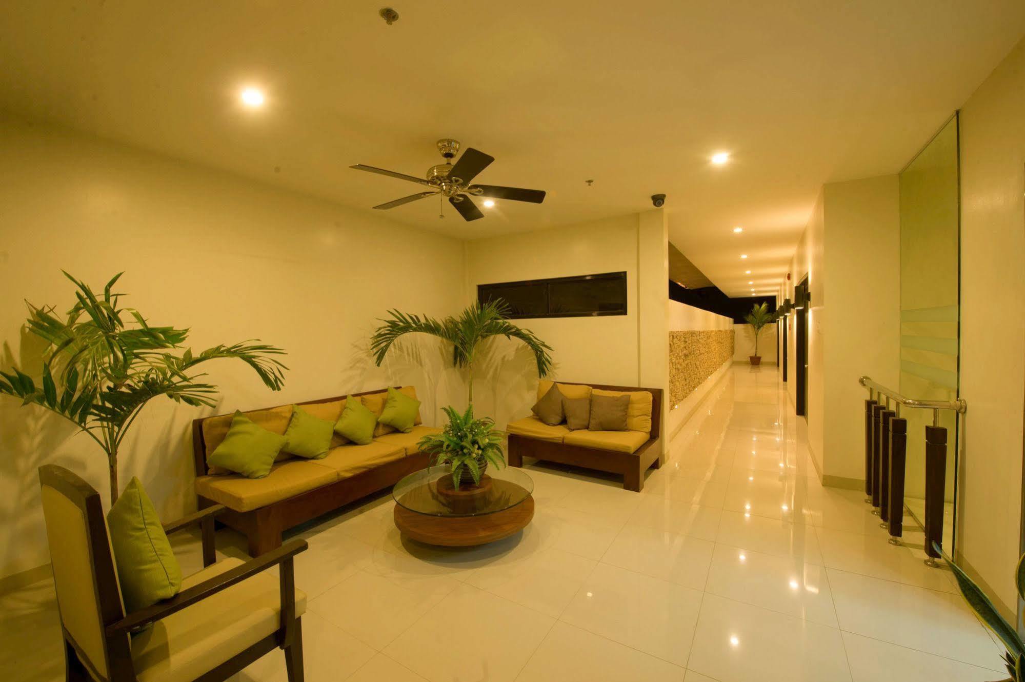 Infinity Suites Davao Exterior foto