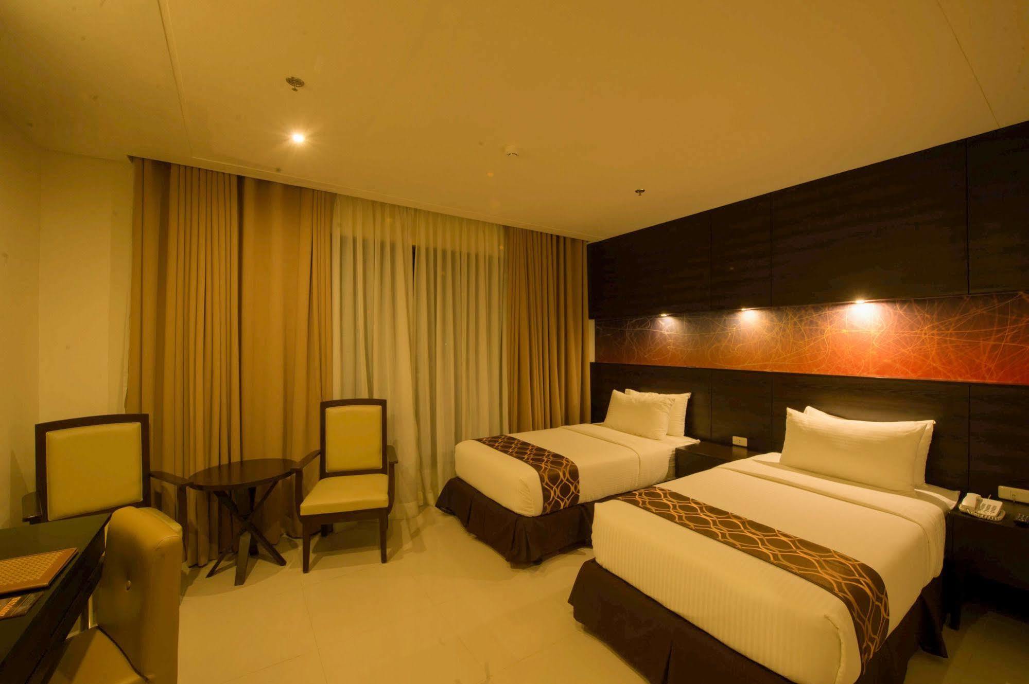 Infinity Suites Davao Exterior foto