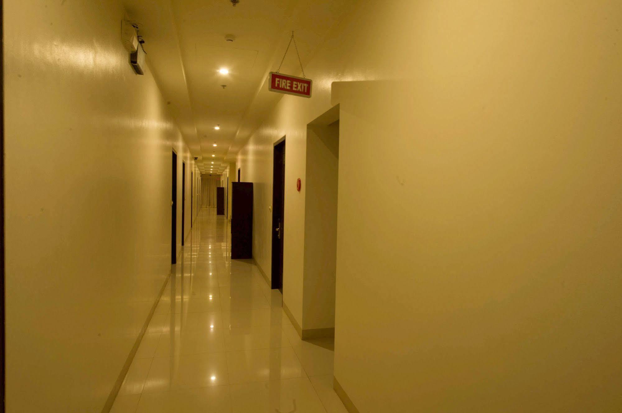 Infinity Suites Davao Exterior foto